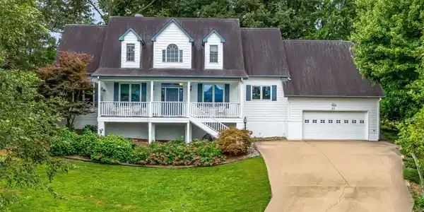 23 Clear Vista Drive