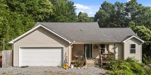 55 Pine Bluff Road