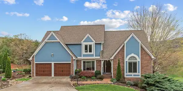 6 Valley Drive