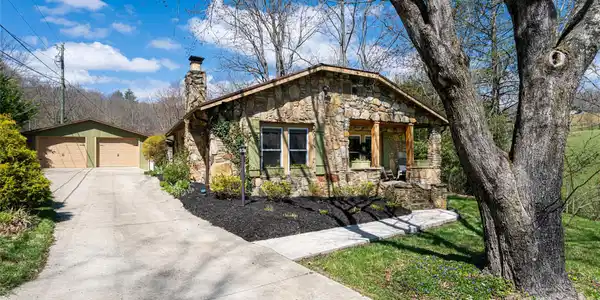 86 Rolling Hills Road