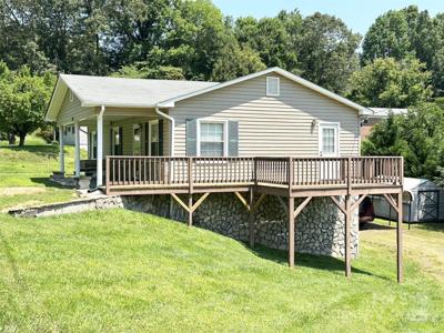 820 NE Seehorn Street NE