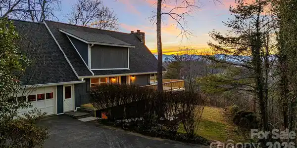 15 Crest Circle Drive