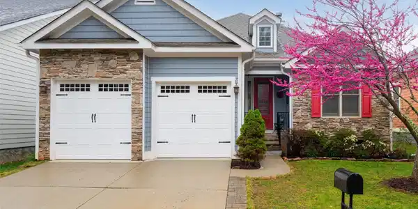 31 Dreambird Drive