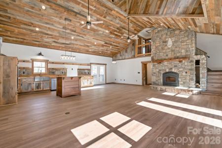 486 Hunter-Lysik Way