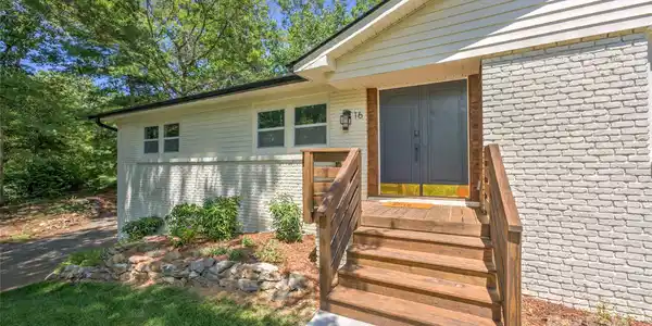 16 Graystone Road