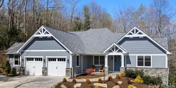 255 Dalhousie Court