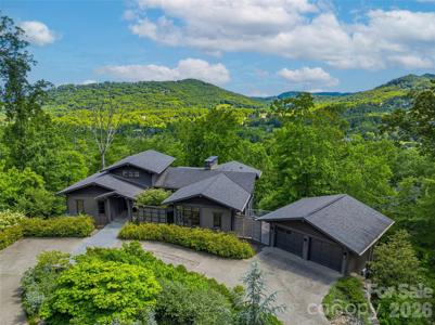 1121 Timberbluff Way