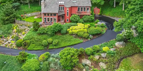 121 Stonecrest Drive