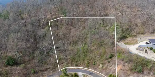 12 Grovepoint Way
