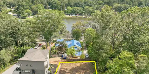 312 Lake Oak Drive