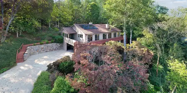 9 Sandon Circle