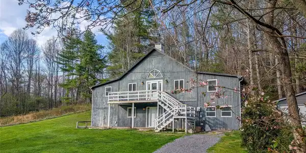 65 Happy Hollow Road