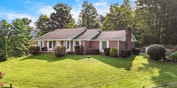 90 Kentwood Drive
