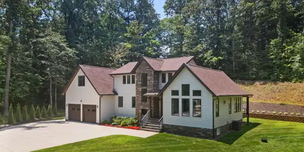 35 Mountain Shadows Drive