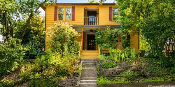 3 Woodlawn Avenue