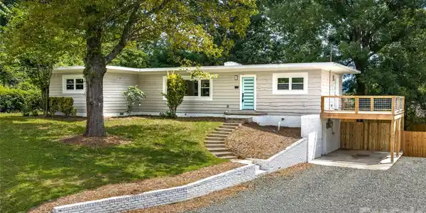 155 Oak Terrace