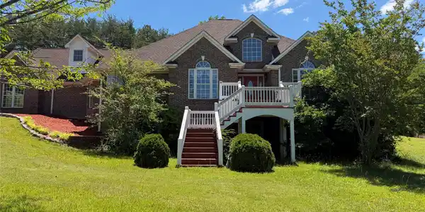 92 Rodaeo Drive