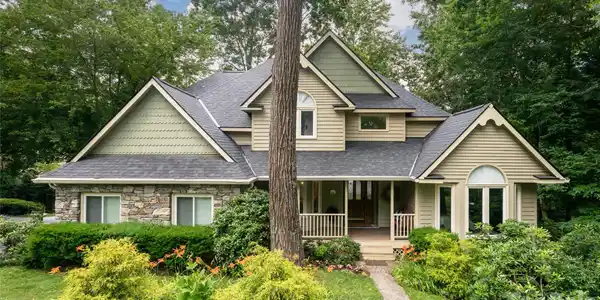 203 Coachmans Court
