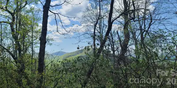 102 High Cliffs Trail