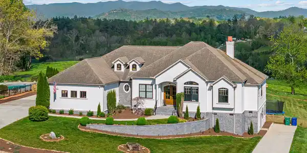 54 Mountain Shadows Drive