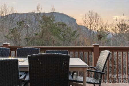 173 Mistletoe Park