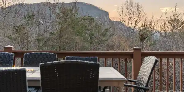 173 Mistletoe Park