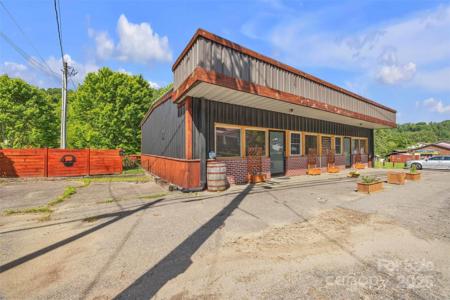9211 NC HWY 194 Highway N