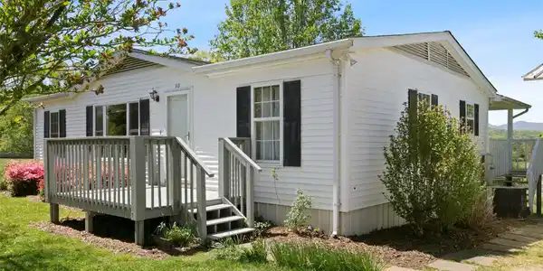 60 Dix Creek Chapel Road