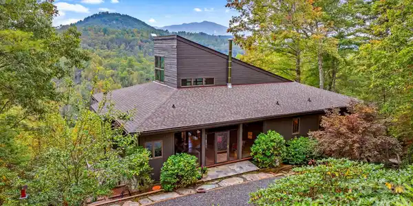 496 English Lane