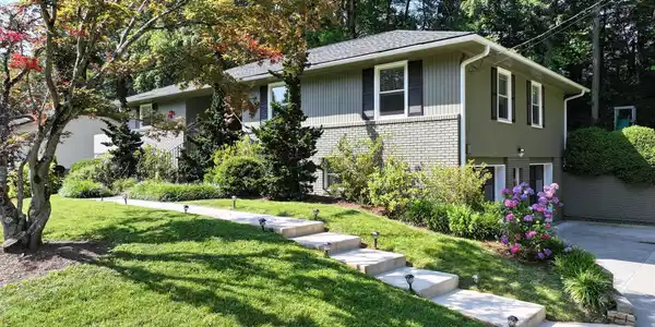 324 Woody Lane