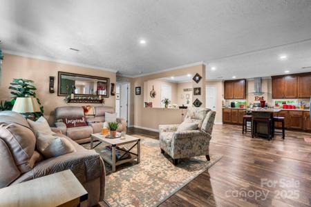 200 Vista Pointe Drive