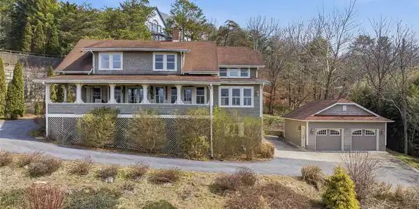 3 Perrion Avenue