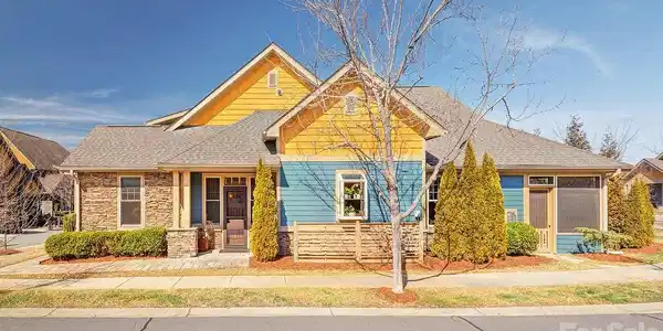 16 Holland Mountain View