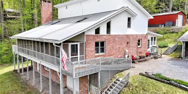 487 Julia Lane