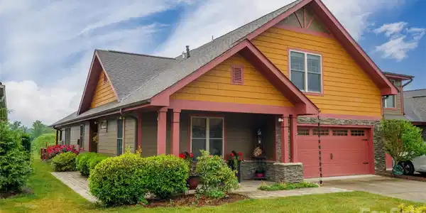 3 Holland Mountain View
