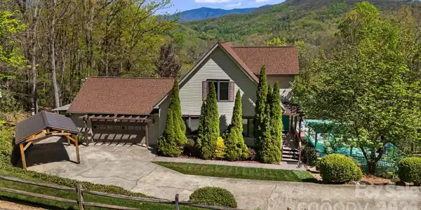 144 Hilltop Road