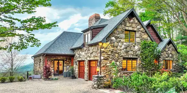 8 Timberwolf Court