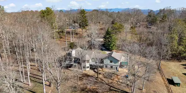 1552 Bear Creek Road