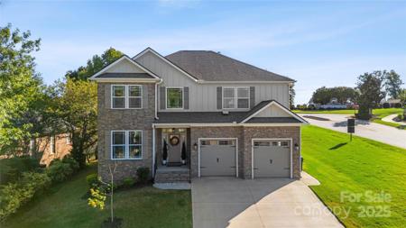 2 Double Crest Drive