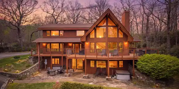 6 Orchard Knob Lane
