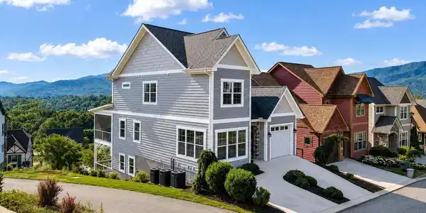 66 Tudor Way