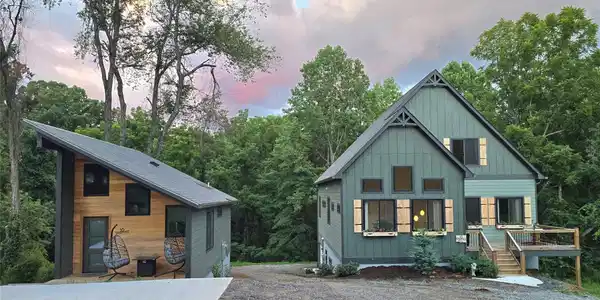 18 Baker Place