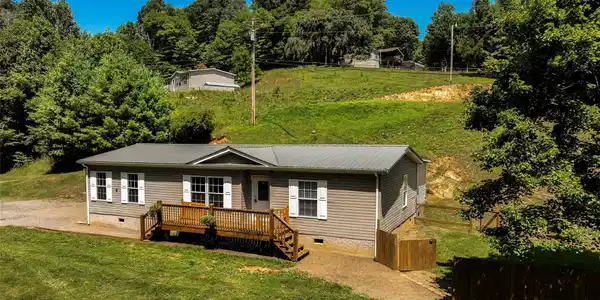 797 Pleasant Valley Road