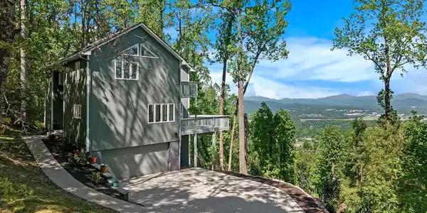 115 Chestnut Ridge Road