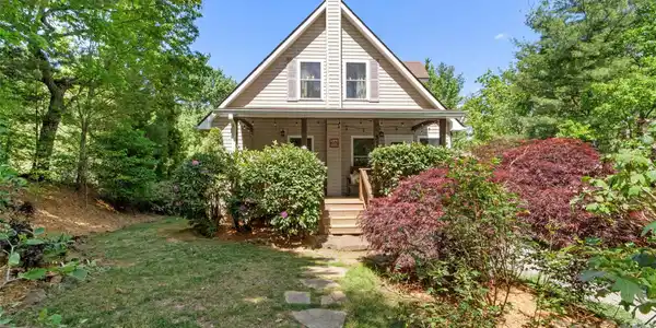 31 Bear Den Road