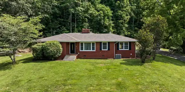 11 Old Mill Road