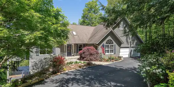 126 Stonebridge Drive