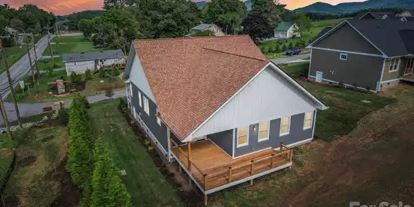 20 Maple Knoll Drive
