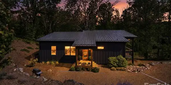 306 Broad Vista Lane