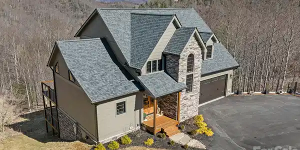 171 Pleasant View Drive